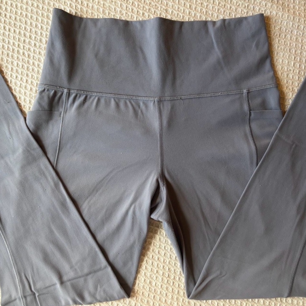 Athleta Slate Blue Salutation 7/8 Tight Leggings